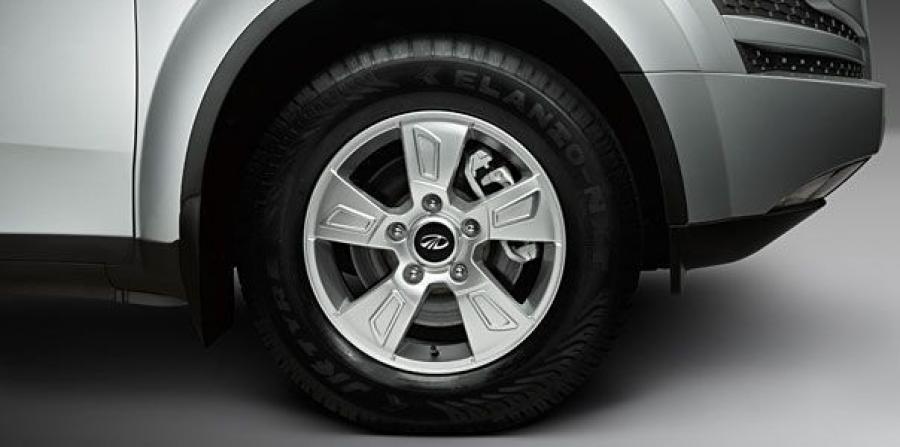 Колеса Mahindra XUV500 2012 года  (фото 31 из 38)